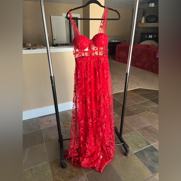 Windsor Prom dress! Never worn! - Picture 1 of 3